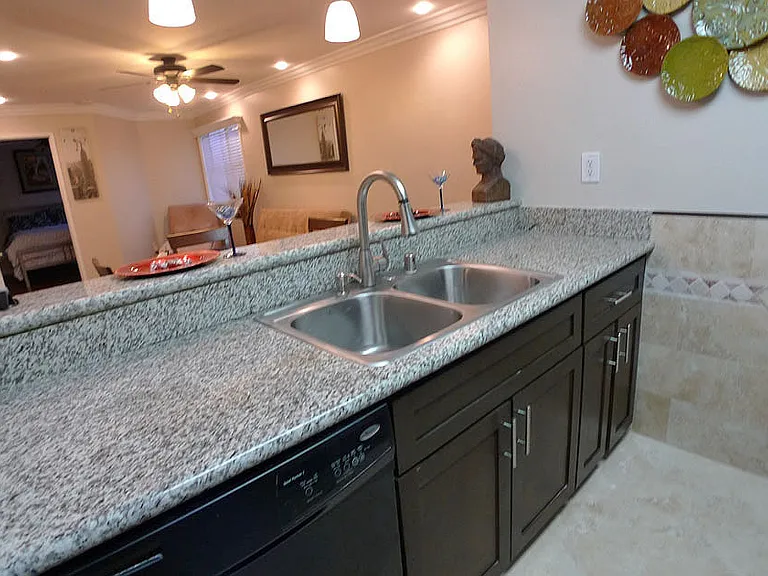 Villa De Adel Apts — Photo 76