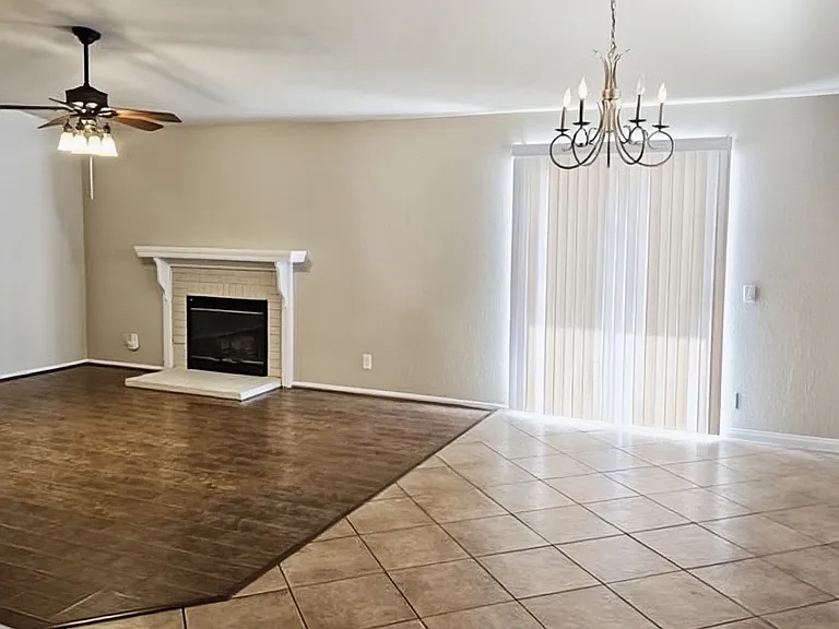 13715 El Rio Ln — Photo 5