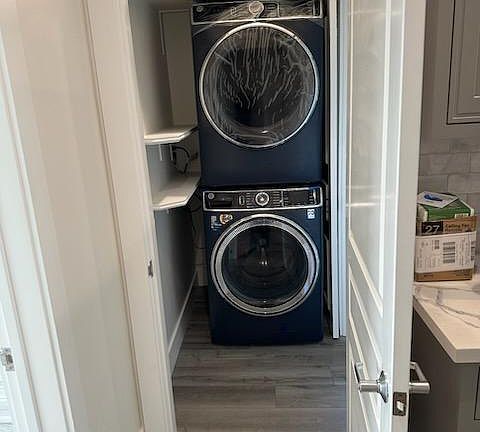 3rd image of 221 Ocean St