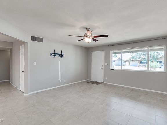 5th image of 3655 W Lawrence Ln