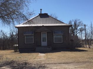 902 E 8th St, Larned, KS 67550
