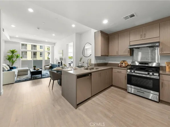 168 S Monterey St #403, Alhambra, CA 91801