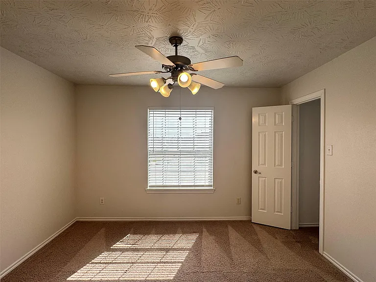 11531 Jacinth Ct — Photo 32