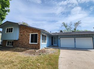 7826 Hampshire Cir N, Brooklyn Park, MN 55445
