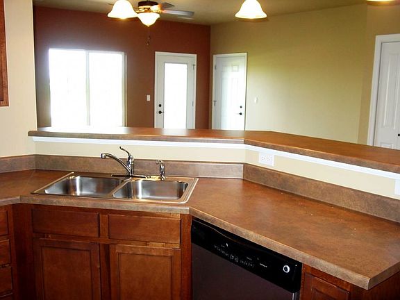 3rd image of 470 Penn Ct #5