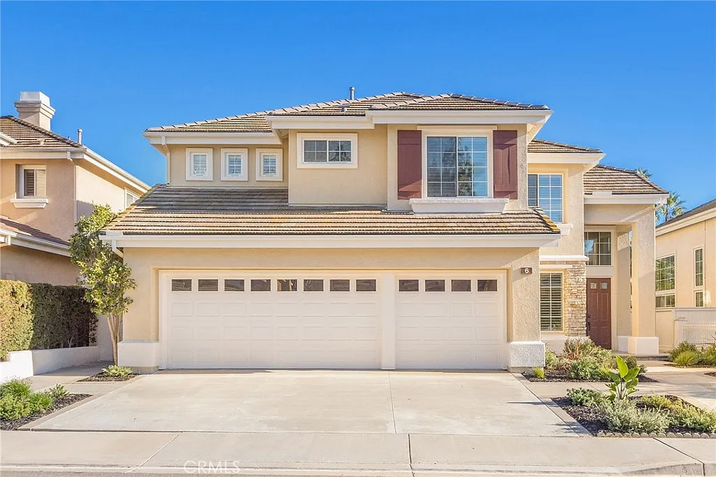 5 bed, 2480 sqft, $7,500 — Photo 2