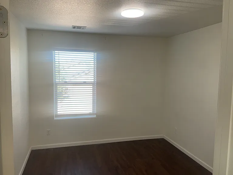 1734 Lark Dr NE — Photo 16