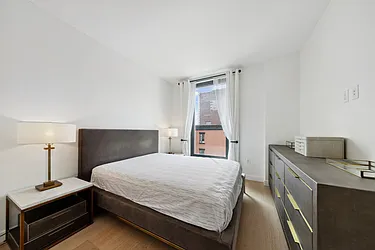 Rented by R New York