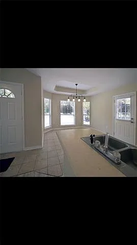 138 Poe St — Photo 5