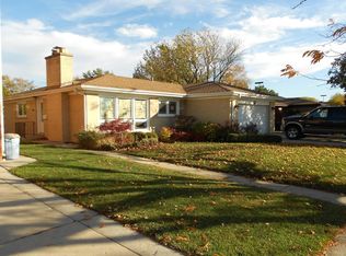 2241 Lee St, Des Plaines, IL 60018