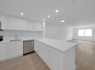 251 Galen Dr APT 316, Key Biscayne, FL 33149