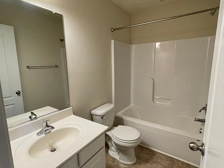 102 Woodside Dr — Photo 24