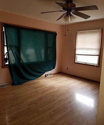 4th image of 1361 Randall Dr