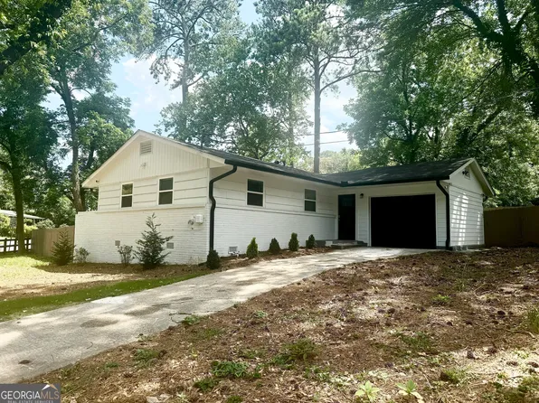 1392 Shoreham Dr, Atlanta, GA 30349