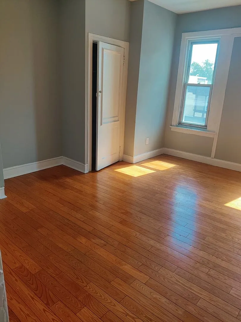403 E Rockland St, — Photo 3