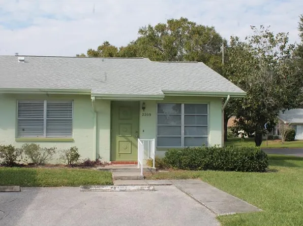 2209 Grenadier Dr, Sun City Center, FL 33573