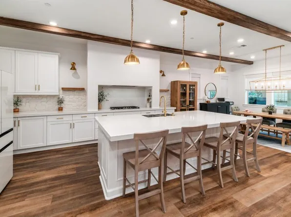 587 Gateway Ln, San Marcos, CA 92078