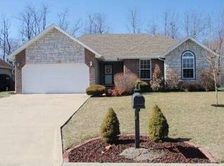 3879 S Walnut Hill Ave, Springfield, MO 65807