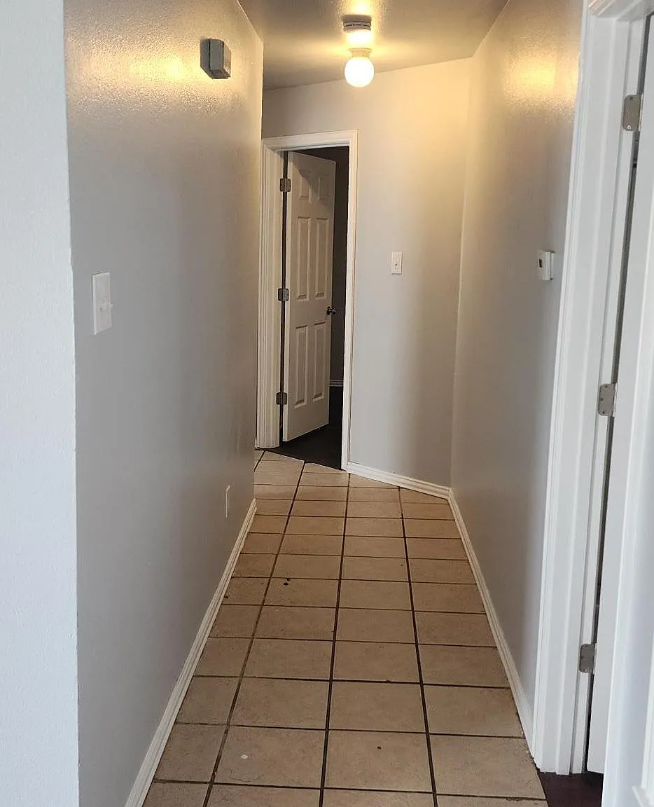3 bed, 1226 sqft, $1,676 — Photo 4