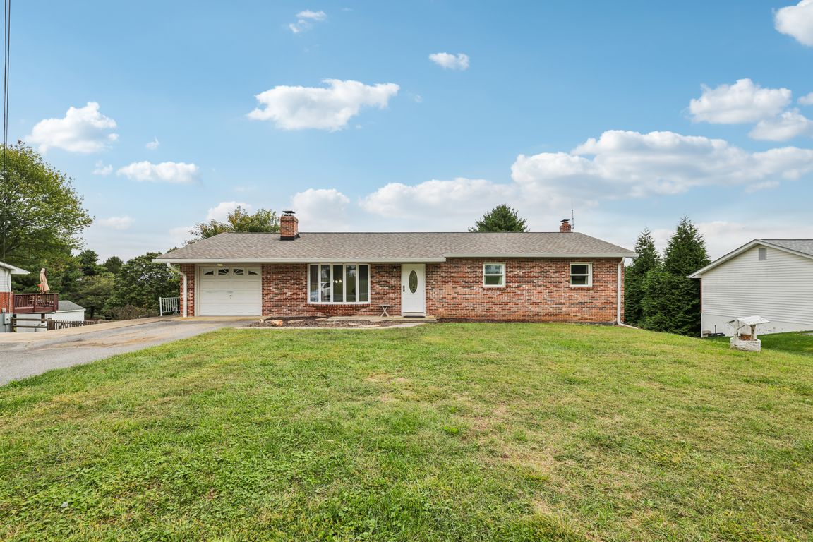 Woodbine Rd-S2309-002.jpg