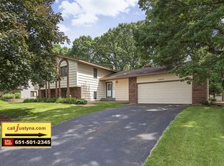 6687 29th St N, Oakdale, MN 55128