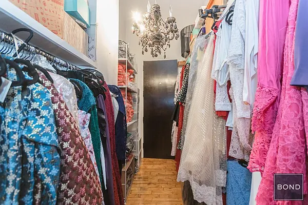 Rented by Bond New York | media 32