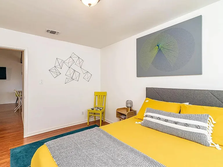 5405 Brompton Cir #B — Photo 10