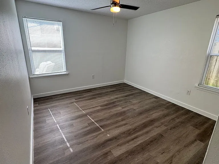 2309 Manson Ave — Photo 11