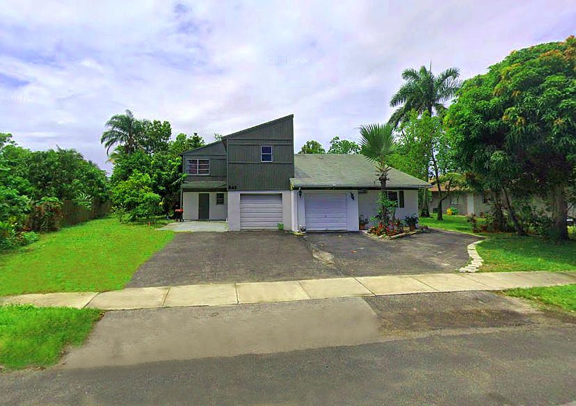2nd image of 542 NW 47th Ave