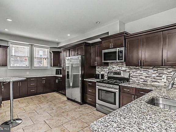 5th image of 4922 Pine St