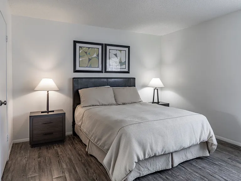 Bay City Flats — Photo 10