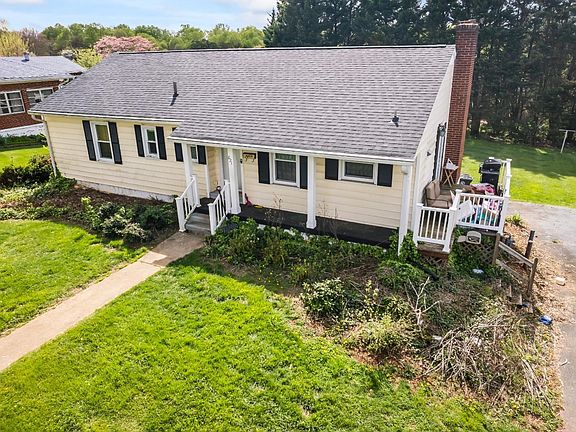 4th image of 621 Sandusky Dr