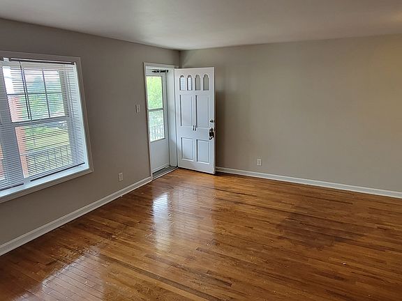 3rd image of 1705 Hinkson Ave #13838445