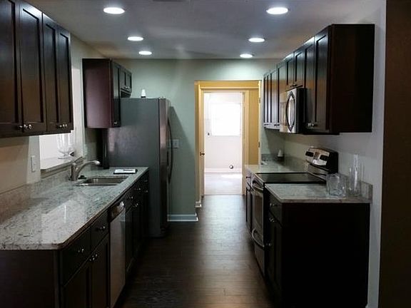 2nd image of 2401 Summerlin Dr