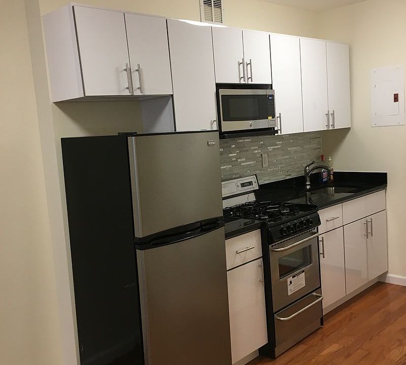 2nd image of 99 Saint Marks Pl APT 1A