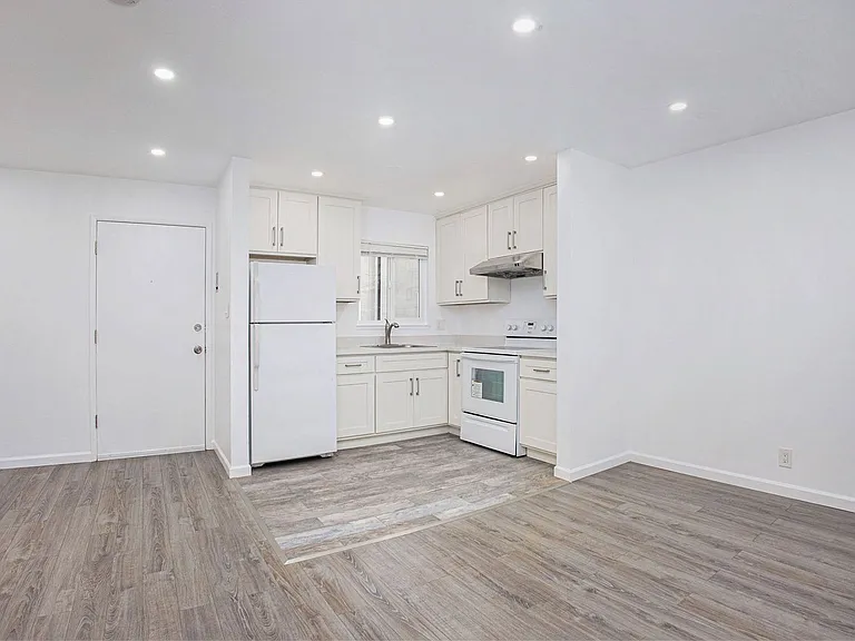 Montecito Ave 137 — Photo 15