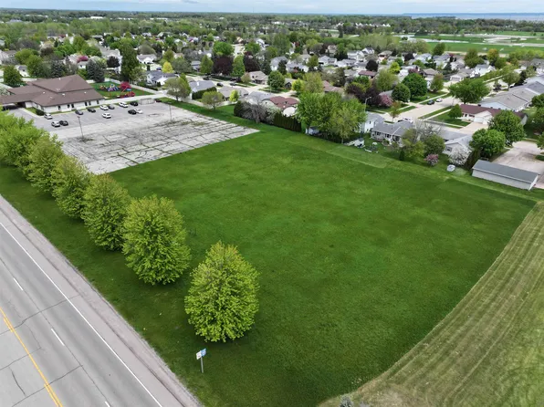 Jackson St, Oshkosh, WI 54901