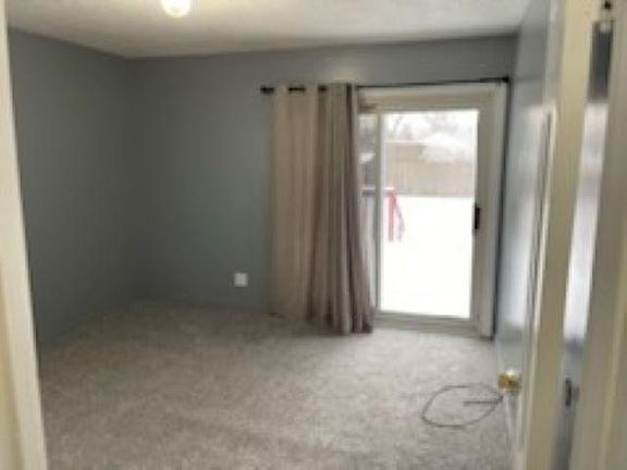 3rd image of 2465 Noel Ave SW