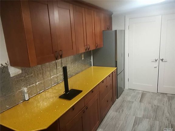 4th image of 172-10 83rd Ave