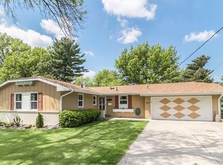 932 30th St, West Des Moines, IA 50265