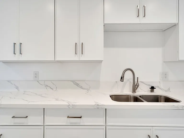 220 S Gale Dr #5 — Photo 8