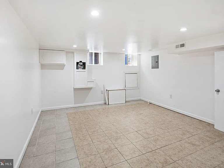 1940 N Marshall St #1 — Photo 14