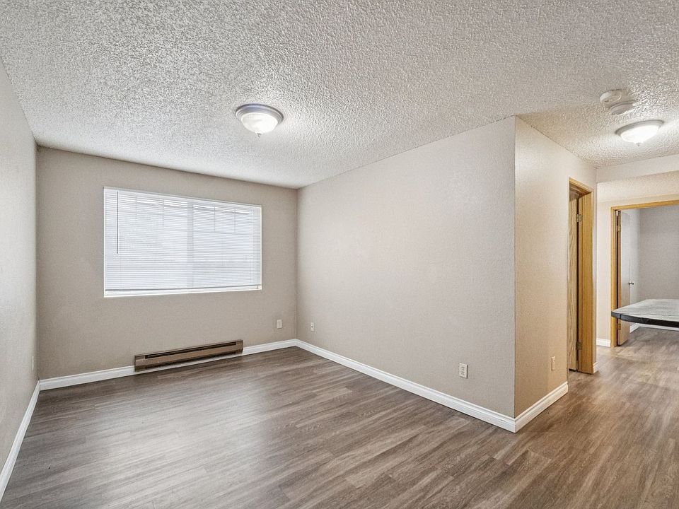 1st image of 4327 8th Ave NE #B202