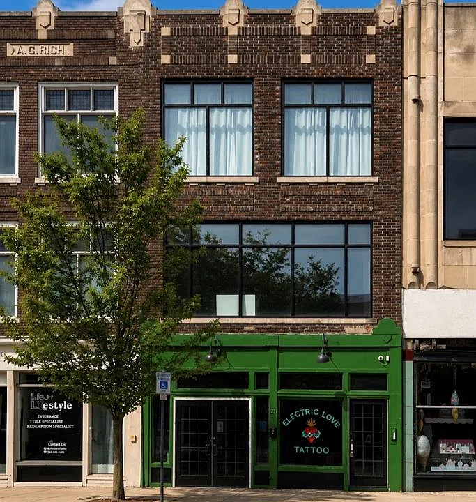 21 N Saginaw St #2A