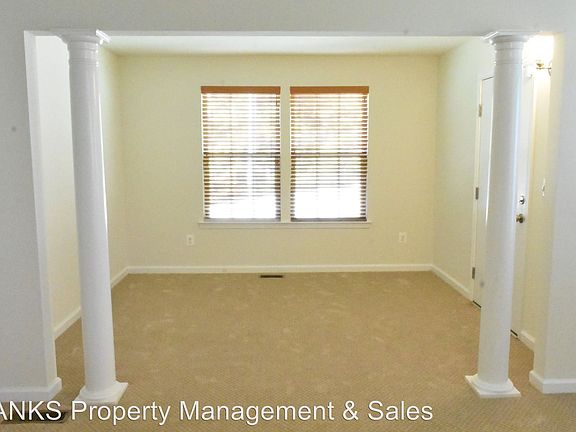 4th image of 30 Runyon Dr