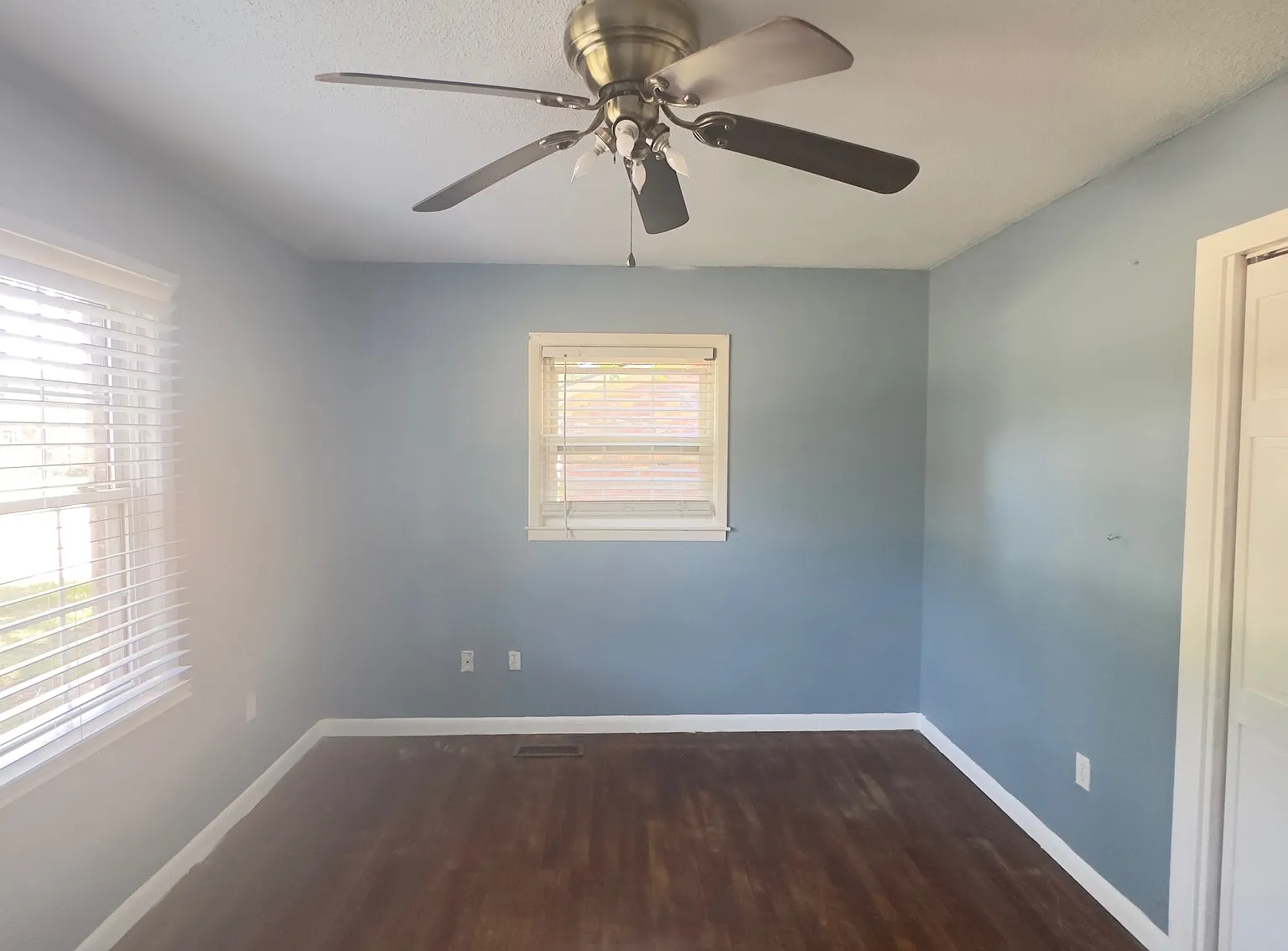 3 bed, 1463 sqft, $2,100 — Photo 3