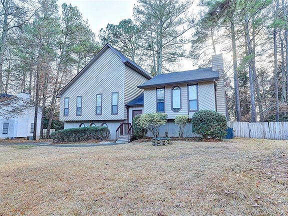 3rd image of 3125 Revere Cir