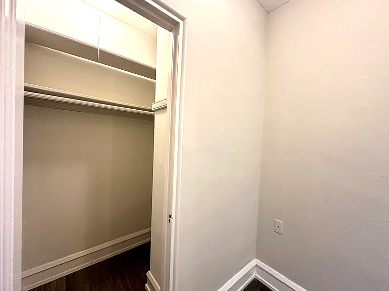 1033 W Loyola Ave #404 — Photo 9