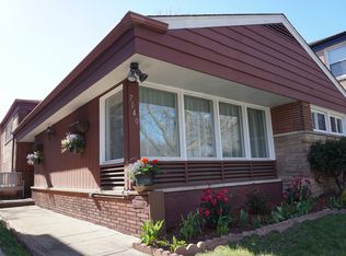 7040 N Rockwell St, Chicago, IL 60645