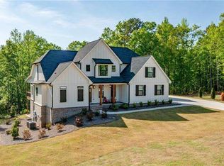 1738 Lullwater Ln, Bogart, GA 30622
